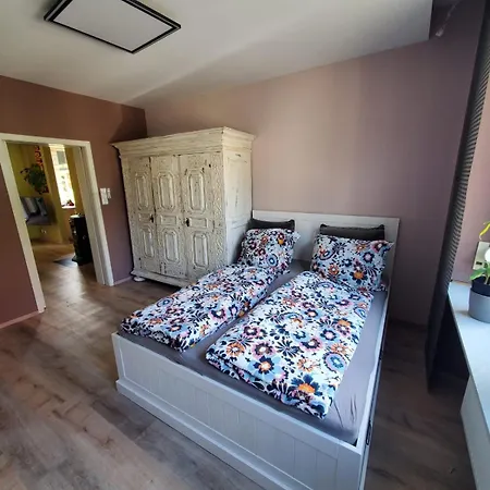 Rince Zwei Zimmer Im Stadt Altbau Mit Balkon