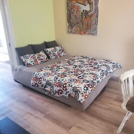 Apartmán Rince Zwei Zimmer Im Stadt Altbau Mit Balkon