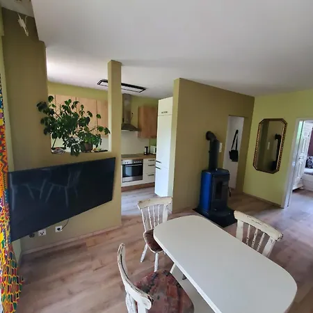 Rince Zwei Zimmer Im Stadt Altbau Mit Balkon Apartmán *
