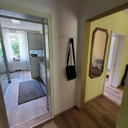 Rince Zwei Zimmer Im Stadt Altbau Mit Balkon