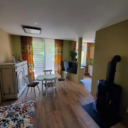 Apartmán Rince Zwei Zimmer Im Stadt Altbau Mit Balkon