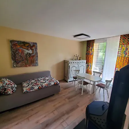 Rince Zwei Zimmer Im Stadt Altbau Mit Balkon Apartmán