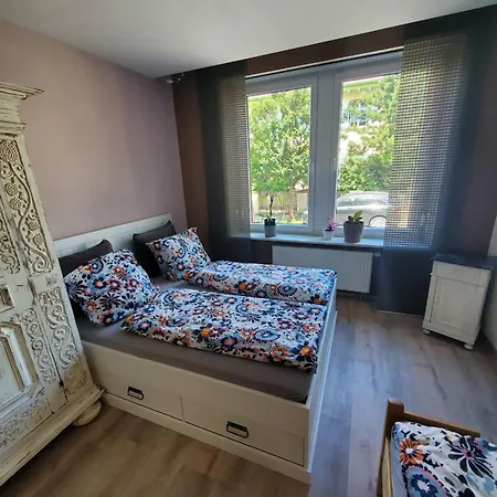 Rince Zwei Zimmer Im Stadt Altbau Mit Balkon Apartmán *